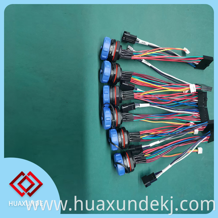 Industrial harness connectors